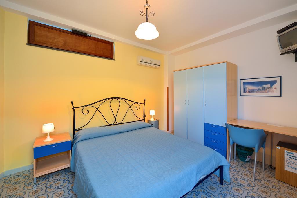 Bed and Breakfast La Capannina Procida Habitación foto