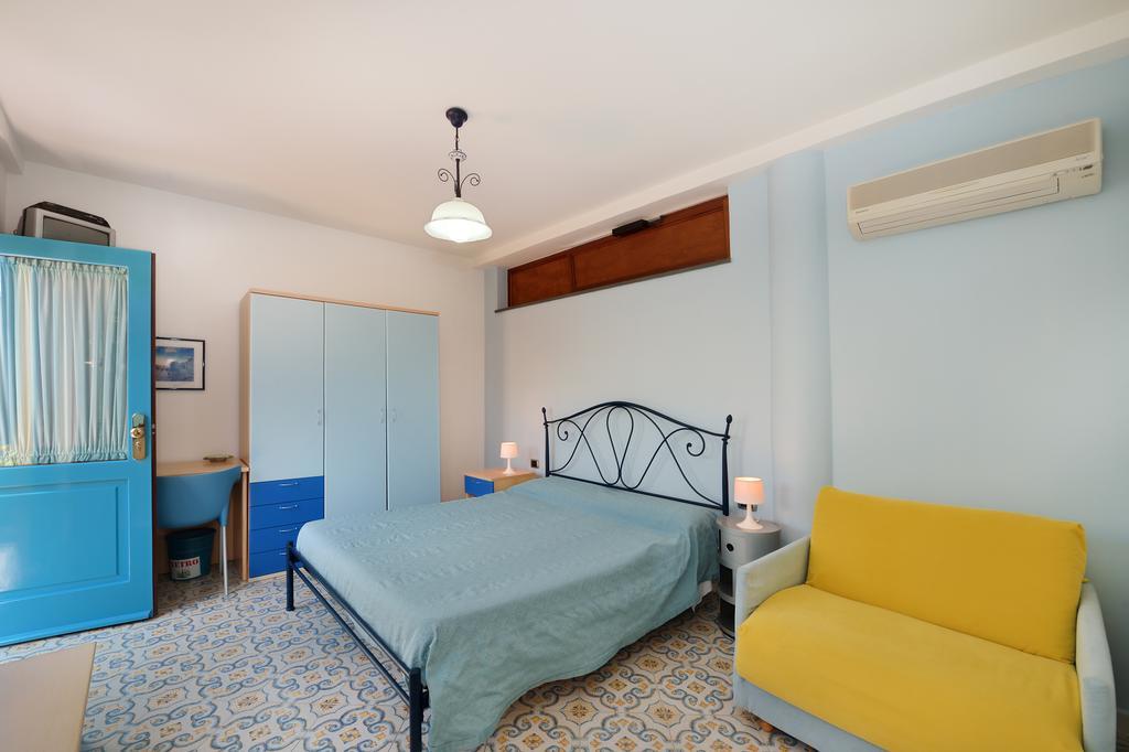 Bed and Breakfast La Capannina Procida Habitación foto