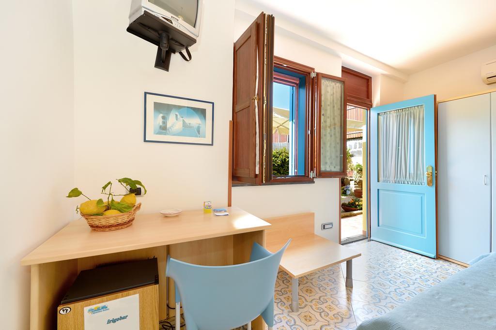 Bed and Breakfast La Capannina Procida Habitación foto